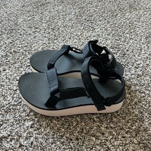 black teva platform sandals EVERYTHING MUST GO MAKE ME AN OFFER
